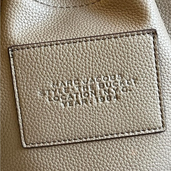 Marc Jacobs The Leather Bucket Bag - Picture 8 of 15